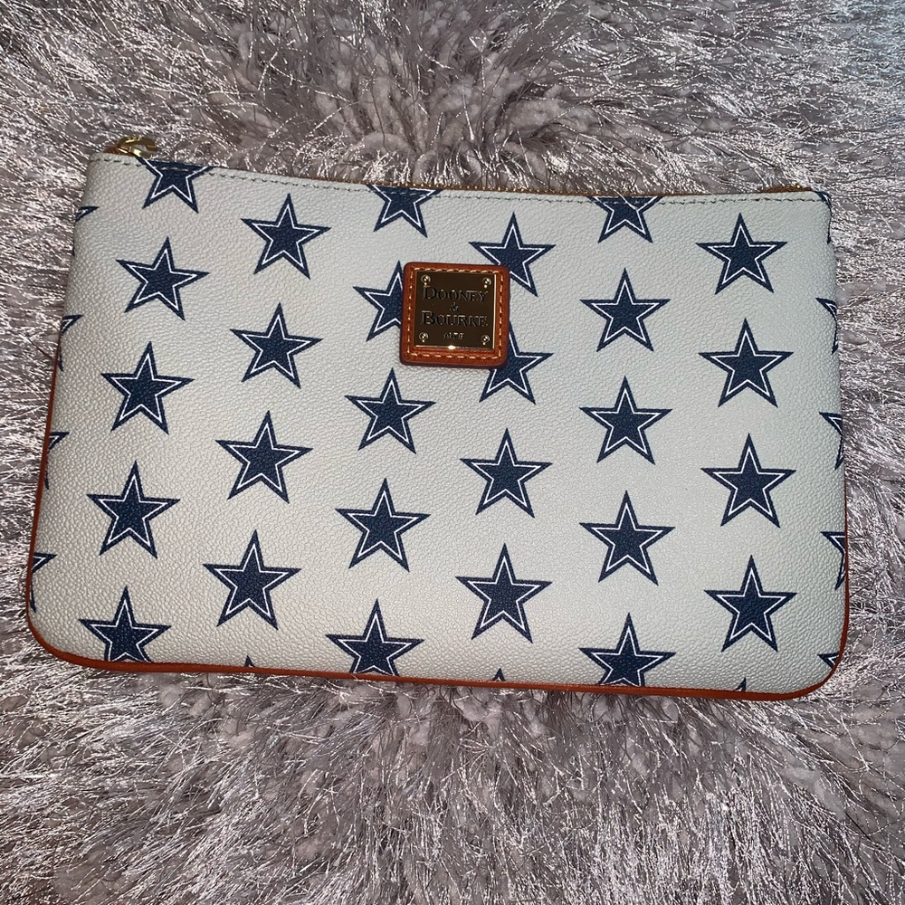 Dooney & Bourke